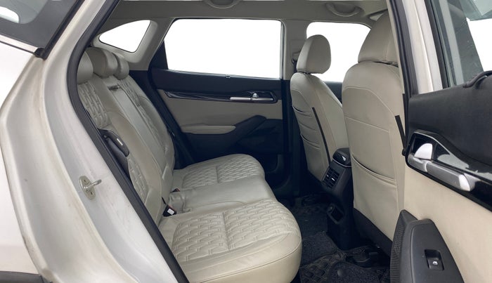 2020 KIA SELTOS HTX 1.5 PETROL, Petrol, Manual, 1,03,939 km, Right Side Rear Door Cabin