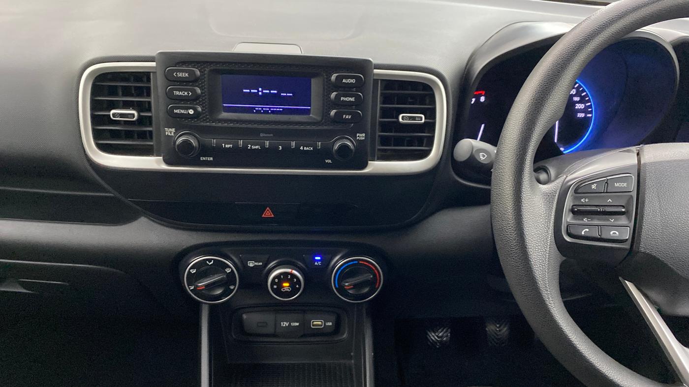 2022 Hyundai VENUE S 1.2, Petrol, Manual, 49,992 km, Air Conditioner