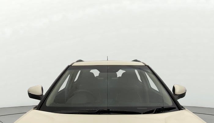 2021 Mahindra XUV300 W8 (O) 1.5 DIESEL AMT, Diesel, Automatic, 1,06,183 km, Front Windshield