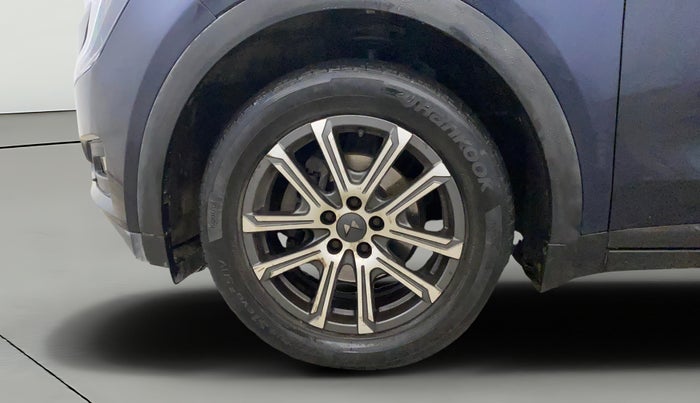 2021 Mahindra XUV700 AX7 Petrol MT 7 STR, Petrol, Manual, 88,529 km, Left Front Wheel