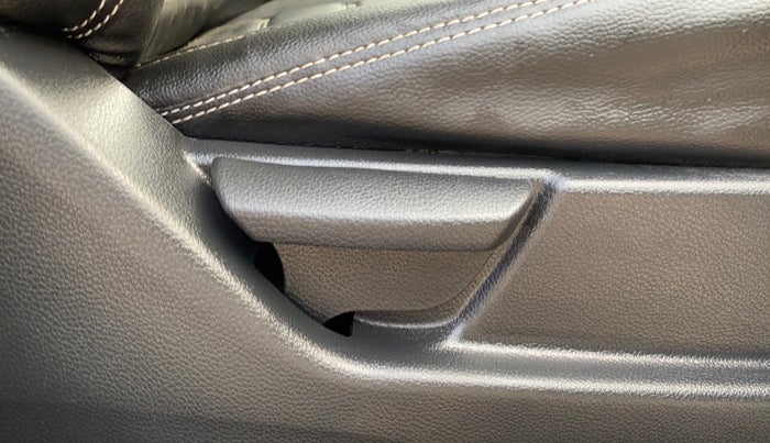 2017 Hyundai Eon ERA +, Petrol, Manual, 71,675 km, Third Seat Row ( optional )