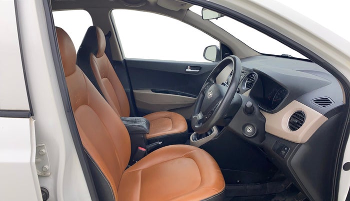 2016 Hyundai Grand i10 SPORTZ 1.1 CRDI, Diesel, Manual, 62,051 km, Right Side Front Door Cabin