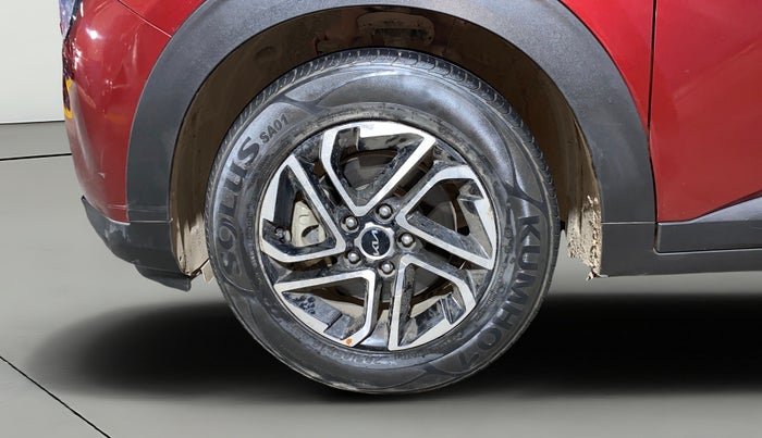 2023 KIA CARENS PRESTIGE PLUS 1.5 PETROL IMT 7 STR, Petrol, Manual, 5,561 km, Left Front Wheel