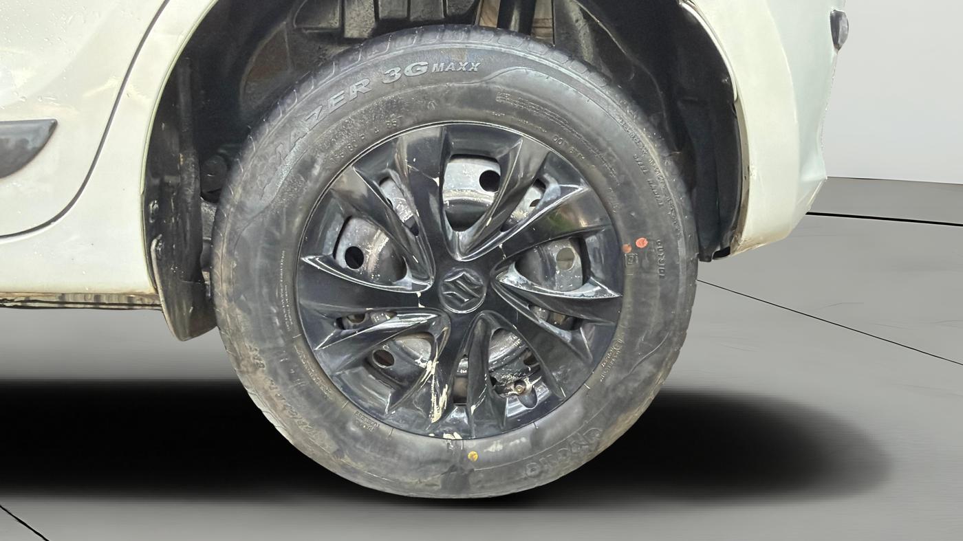 2019 Maruti Swift LXI, CNG, Manual, 58,358 km, Left Rear Wheel