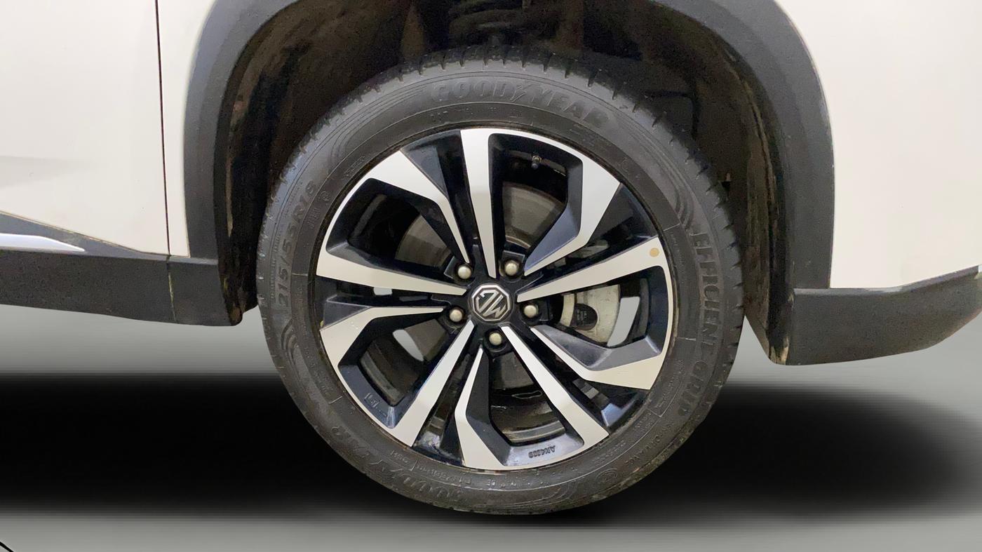 2024 MG HECTOR SHARP PRO 1.5 PETROL TURBO CVT PETROL, Petrol, Automatic, 14,132 km, Right Front Wheel