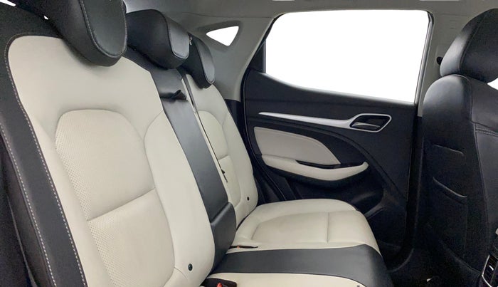 2022 MG ASTOR SHARP EX 1.5 MT, Petrol, Manual, 38,632 km, Right Side Rear Door Cabin