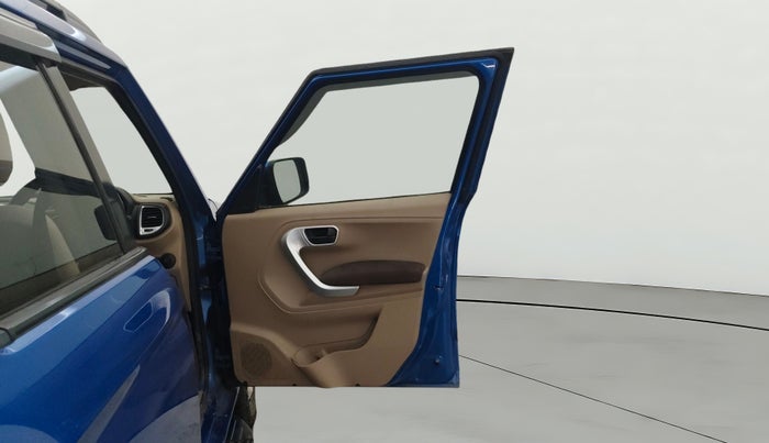 2016 Mahindra TUV300 T8, Diesel, Manual, 66,861 km, RHS Front Door