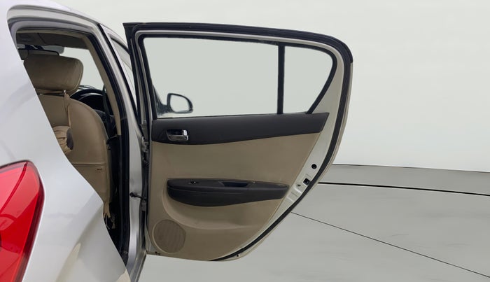 2013 Hyundai i20 SPORTZ 1.4 CRDI, Diesel, Manual, 1,05,964 km, RHS Rear Door