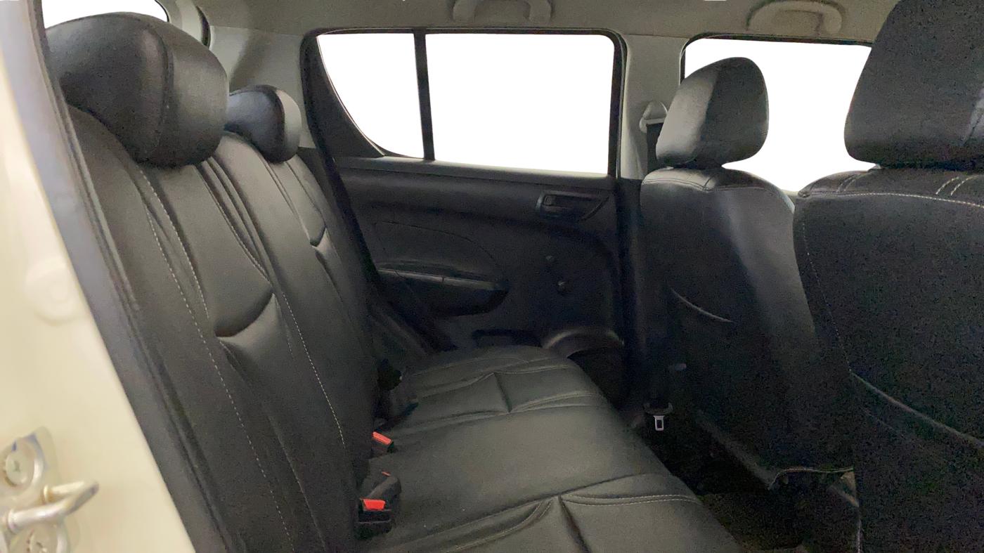2015 Maruti Swift LXI, Petrol, Manual, 1,08,261 km, Right Side Rear Door Cabin