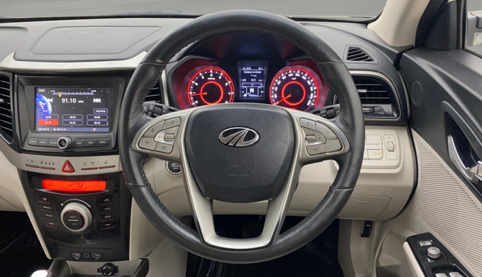 2021 Mahindra XUV300 W8 (O) 1.2 PETROL AMT, Petrol, Automatic, 48,959 km, Steering Wheel Close Up