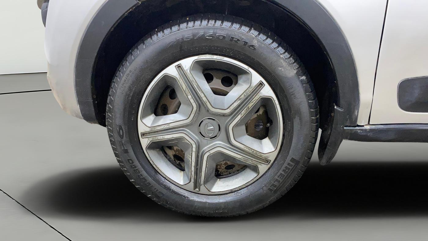 2018 Tata NEXON XM PETROL, CNG, Manual, 1,00,474 km, Left Front Wheel