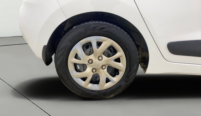 2017 Hyundai Grand i10 MAGNA 1.2 KAPPA VTVT, CNG, Manual, 66,826 km, Right Rear Wheel