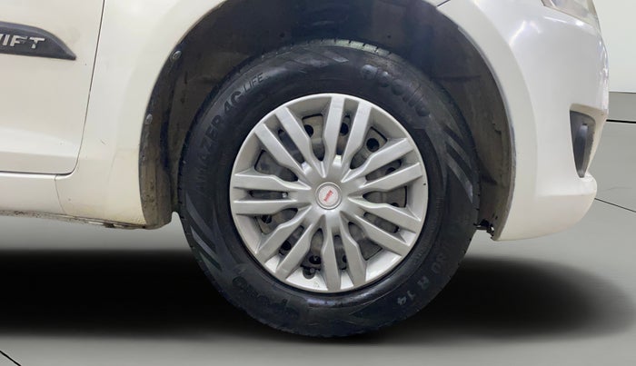 2014 Maruti Swift VXI, Petrol, Manual, 97,827 km, Right Front Wheel