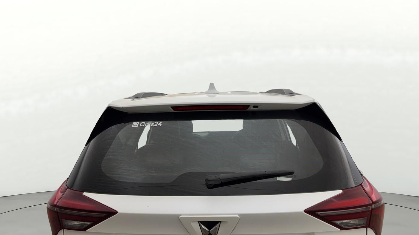 2023 Mahindra XUV700 AX 5 D AT 7 STR, Diesel, Automatic, 98,755 km, Rear Windshield