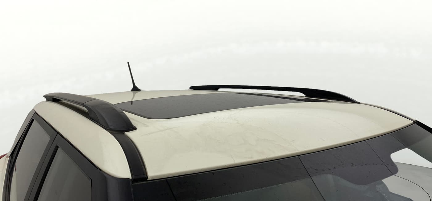 2023 Mahindra XUV300 W6 1.2 PETROL AMT, Petrol, Automatic, 13,946 km, Roof