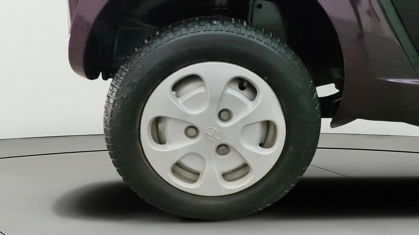 2014 Tata Nano EMAX XM CNG, CNG, Manual, 40,078 km, Right Rear Wheel