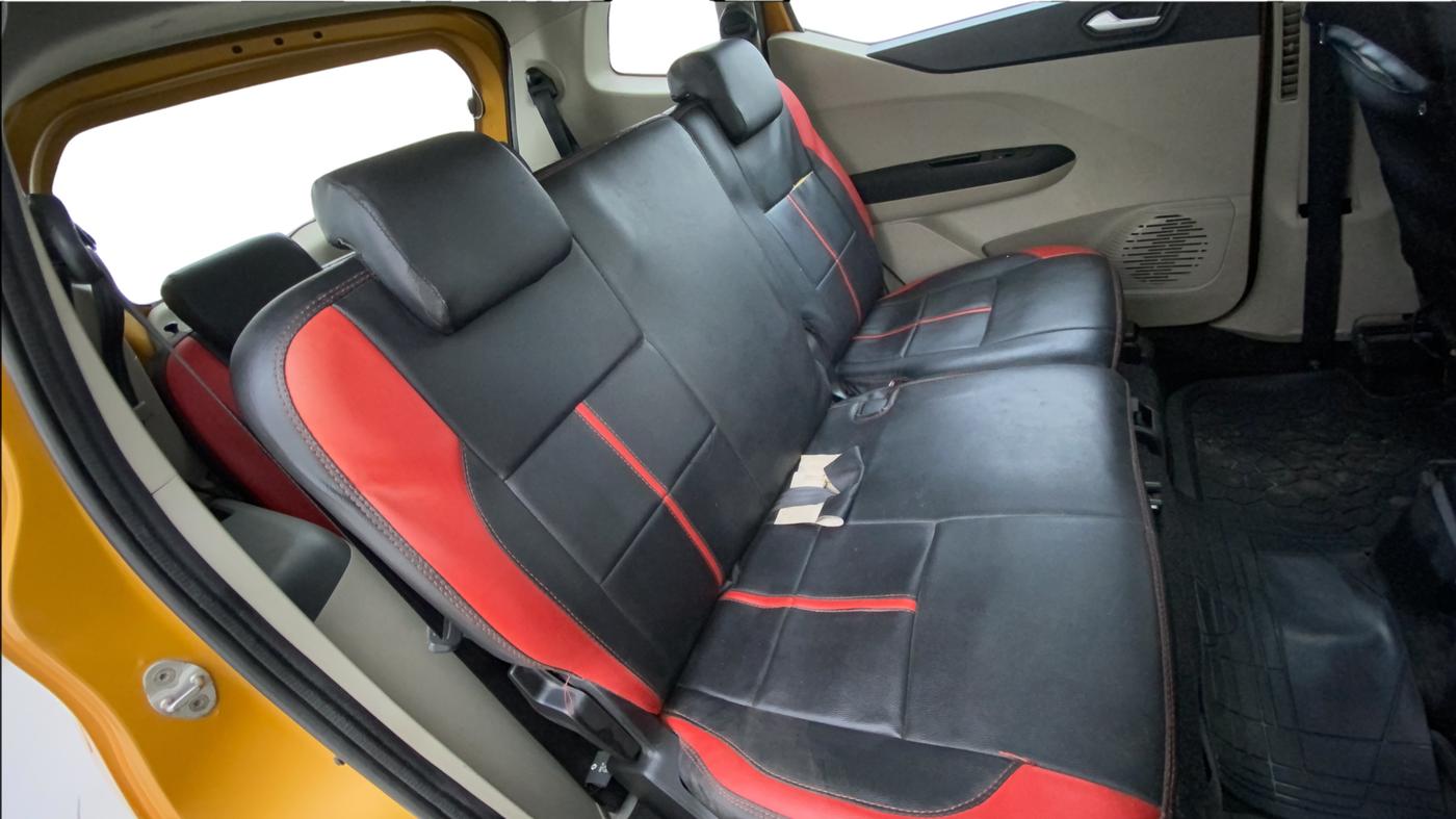 2020 Renault TRIBER RXZ AMT, Petrol, Automatic, 65,431 km, Right Side Rear Door Cabin