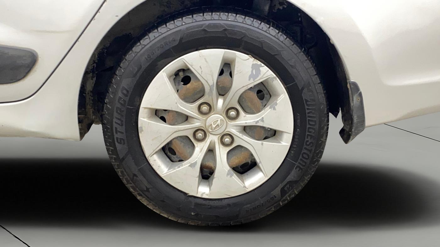 2015 Hyundai Xcent S 1.2, Petrol, Manual, 64,378 km, Left Rear Wheel