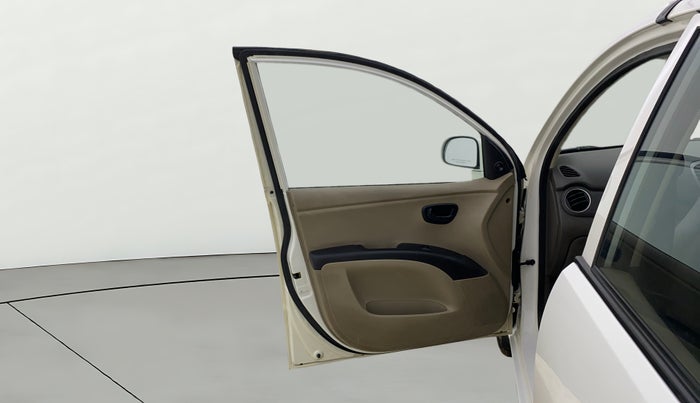 2015 Hyundai i10 MAGNA 1.1, CNG, Manual, 68,805 km, LHS Front Door