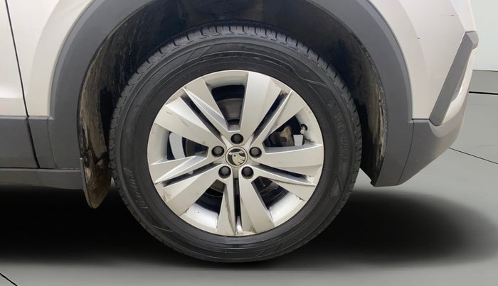 2021 Skoda KUSHAQ AMBITION 1.0L TSI MT, Petrol, Manual, 1,47,180 km, Right Front Wheel