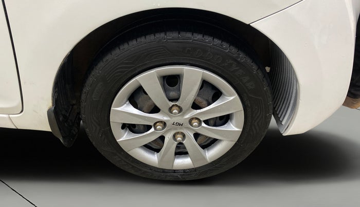 2016 Hyundai Eon MAGNA +, Petrol, Manual, 58,813 km, Right Front Wheel