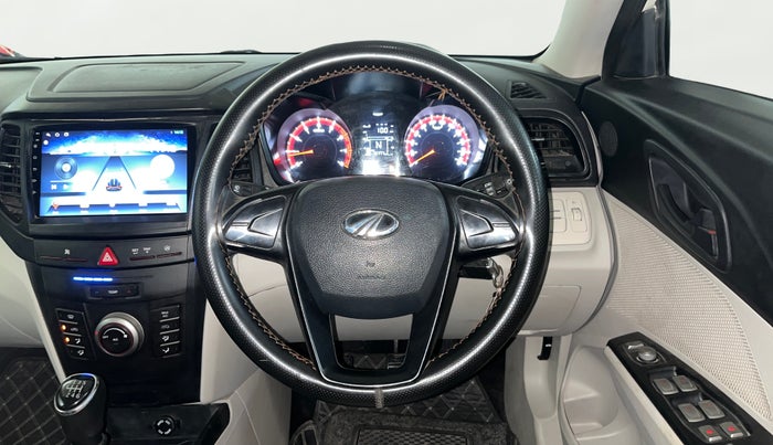 2020 Mahindra XUV300 W4 1.2 PETROL, Petrol, Manual, 76,769 km, Steering Wheel Close Up