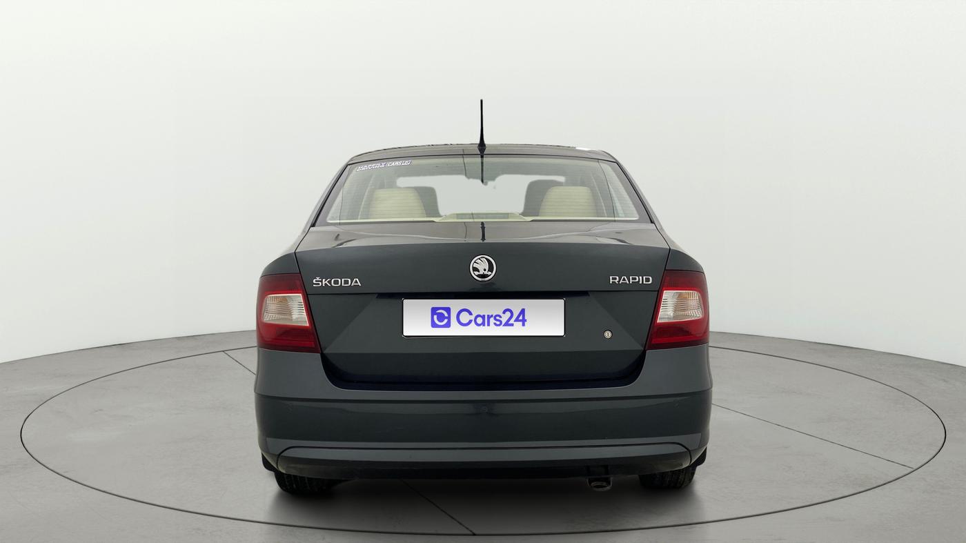 2018 Skoda Rapid AMBITION 1.6 MPI MT, Petrol, Manual, 32,329 km, Back/Rear