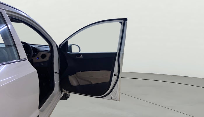 2015 Hyundai Grand i10 ASTA 1.2 KAPPA VTVT, CNG, Manual, 78,834 km, RHS Front Door