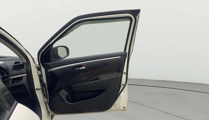 2016 Maruti Swift VXI, Petrol, Manual, 1,02,156 km, RHS Front Door