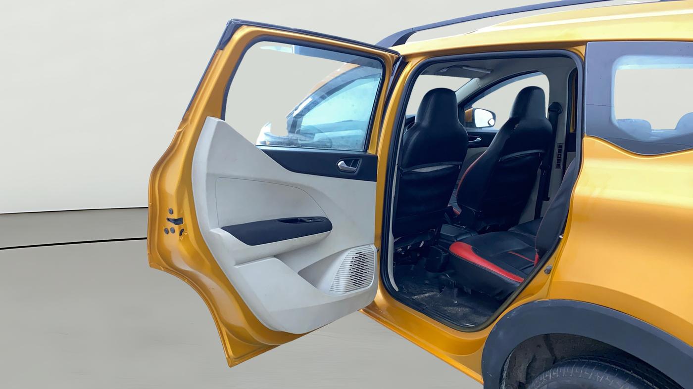 2020 Renault TRIBER RXZ AMT, Petrol, Automatic, 65,431 km, LHS Rear Door
