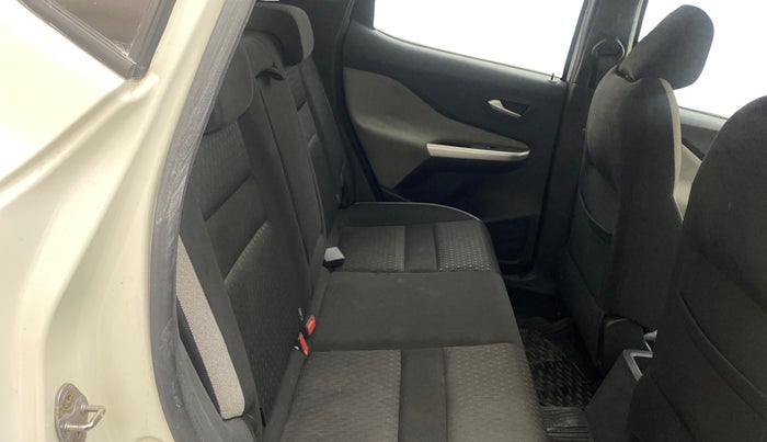 2021 Nissan MAGNITE XV TURBO CVT, Petrol, Automatic, 33,105 km, Right Side Rear Door Cabin