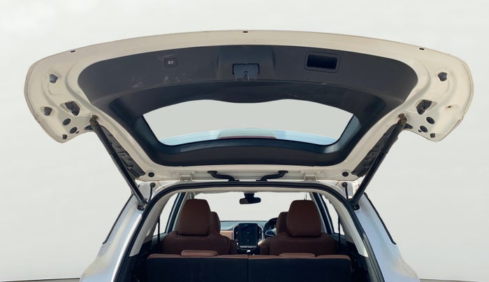 2021 MG HECTOR PLUS SHARP 2.0 DIESEL TURBO MT 6-STR, Diesel, Manual, 1,30,986 km, Boot Door Open