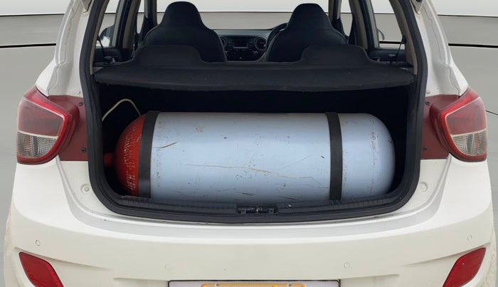 2016 Hyundai Grand i10 SPORTZ 1.2 KAPPA VTVT, CNG, Manual, 68,269 km, Boot Open Zoomed View