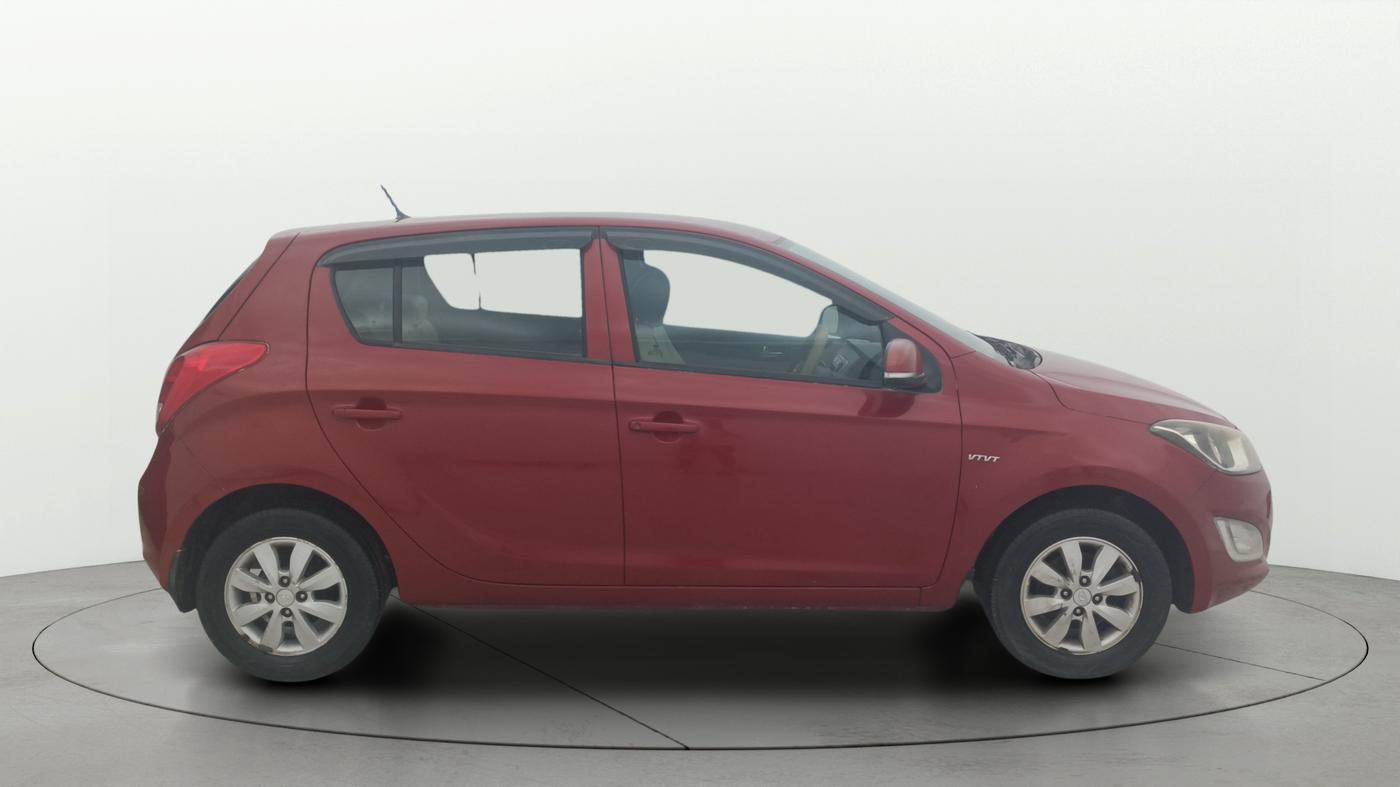 2013 Hyundai i20 SPORTZ 1.2, Petrol, Manual, 1,10,342 km, Right Side View