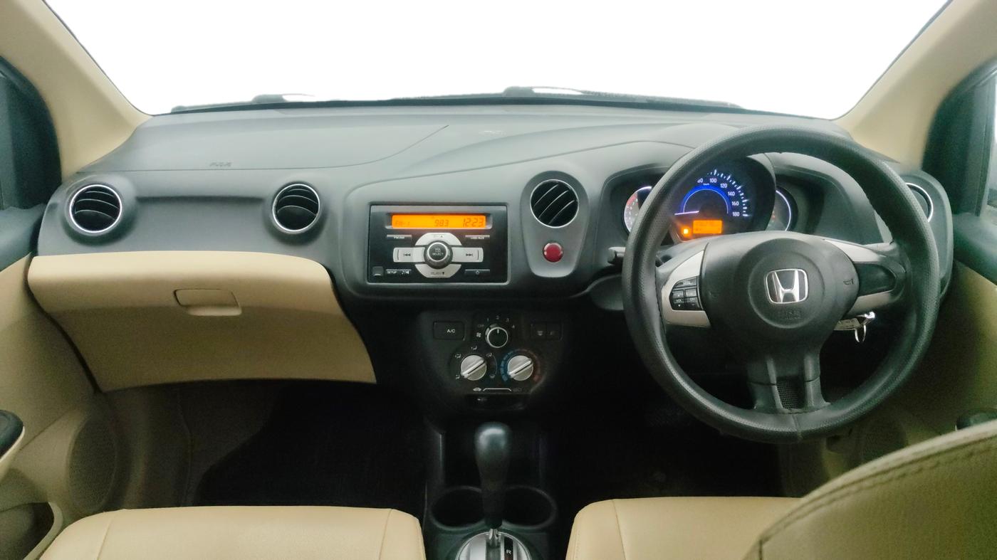2015 Honda Brio VX AT, Petrol, Automatic, 1,06,401 km, Dashboard