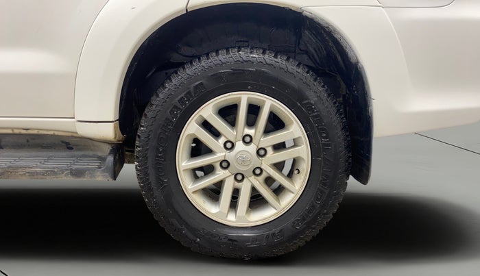 2014 Toyota Fortuner 3.0 4X2 AT, Diesel, Automatic, 89,942 km, Left Rear Wheel