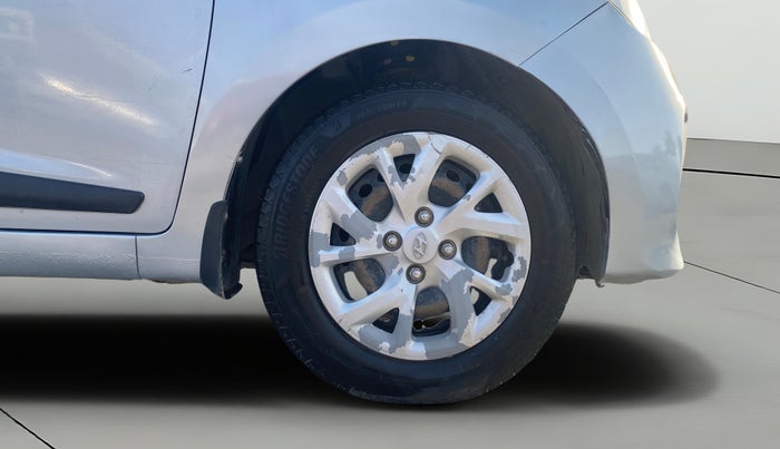 2018 Hyundai Grand i10 SPORTZ 1.2 KAPPA VTVT, CNG, Manual, 92,318 km, Right Front Wheel