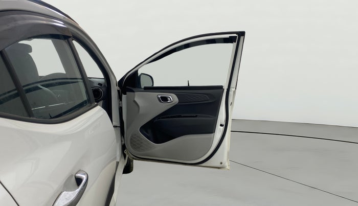 2022 Hyundai GRAND I10 NIOS ASTA 1.2 KAPPA VTVT, Petrol, Manual, 17,175 km, RHS Front Door