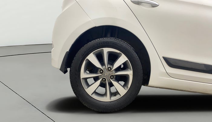 2015 Hyundai Elite i20 SPORTZ 1.2 (O), Petrol, Manual, 26,207 km, Right Rear Wheel