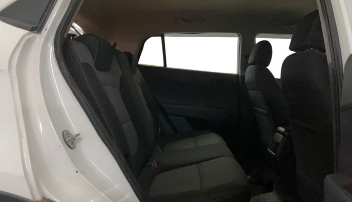 2016 Hyundai Creta E PLUS 1.6 PETROL, CNG, Manual, 1,25,577 km, Right Side Rear Door Cabin