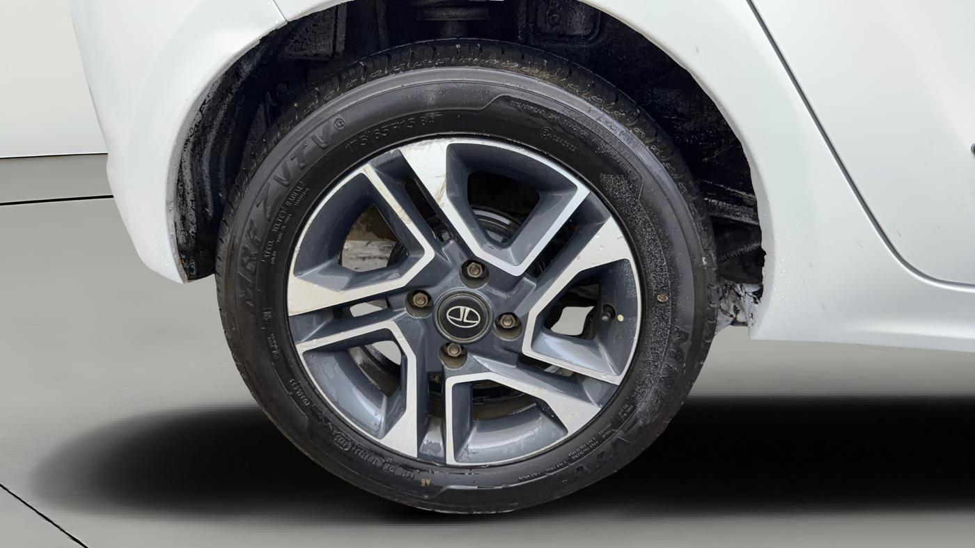 2019 Tata Tiago XZ PLUS PETROL, Petrol, Manual, 73,697 km, Right Rear Wheel