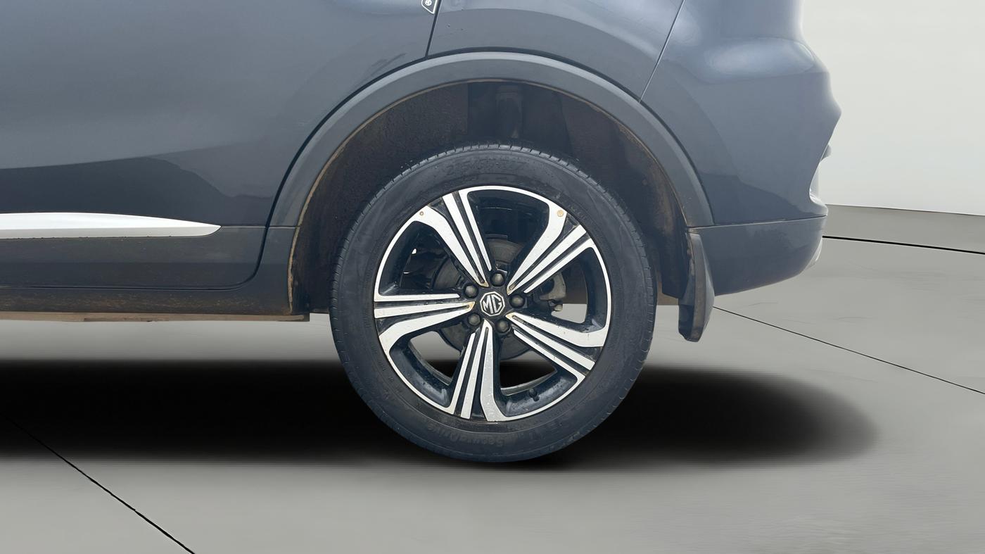 2023 MG ASTOR SHARP 1.5 MT, Petrol, Manual, 18,273 km, Left Rear Wheel