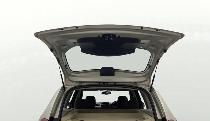 2017 Renault Duster 85 PS RXS SANDSTORM EDITION DIESEL, Diesel, Manual, 1,16,512 km, Boot Door Open