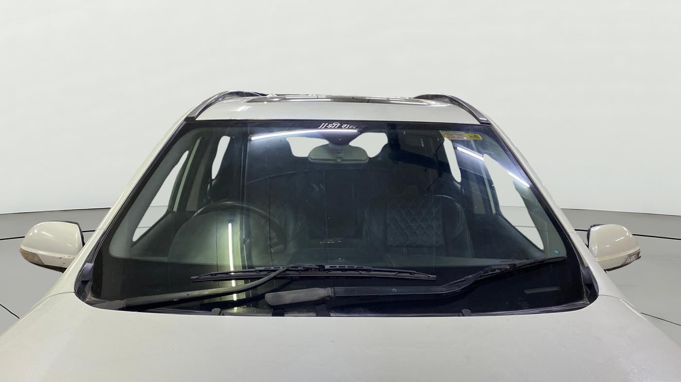 2019 Mahindra XUV500 W9, Diesel, Manual, 77,303 km, Front Windshield