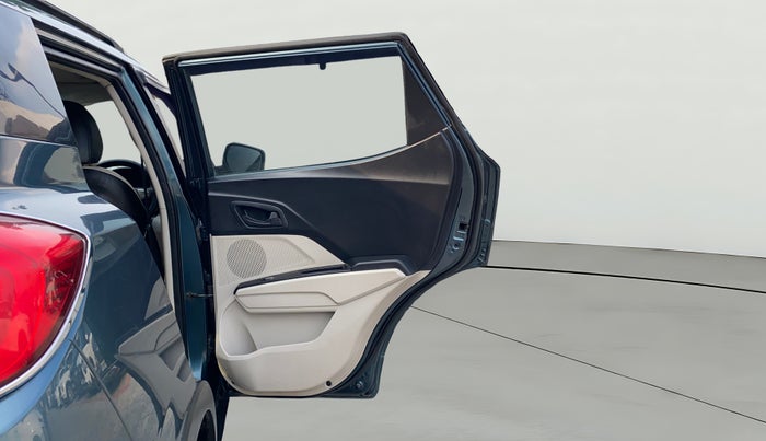 2019 Mahindra XUV300 W6 1.2 PETROL, Petrol, Manual, 22,251 km, RHS Rear Door