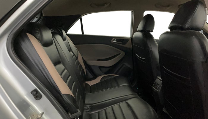 2020 Hyundai Elite i20 MAGNA PLUS 1.2, Petrol, Manual, 24,894 km, Right Side Rear Door Cabin