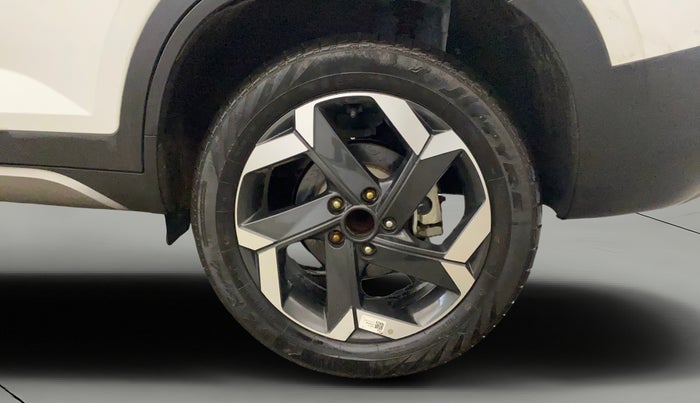 2023 Hyundai ALCAZAR PLATINUM 1.5 TURBO PETROL MT 7STR, Petrol, Manual, 2,045 km, Left Rear Wheel