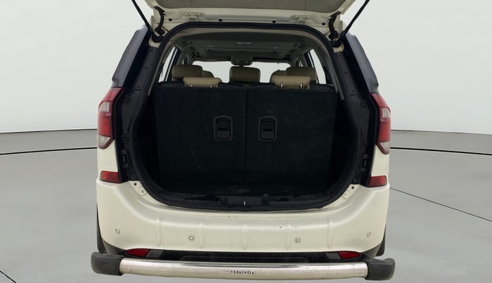 2019 Mahindra XUV500 W9, Diesel, Manual, 1,04,375 km, Boot Open Zoomed View