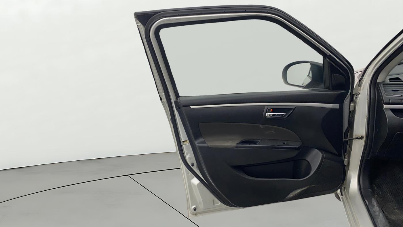 2015 Maruti Swift ZDI, Diesel, Manual, 31,878 km, LHS Front Door