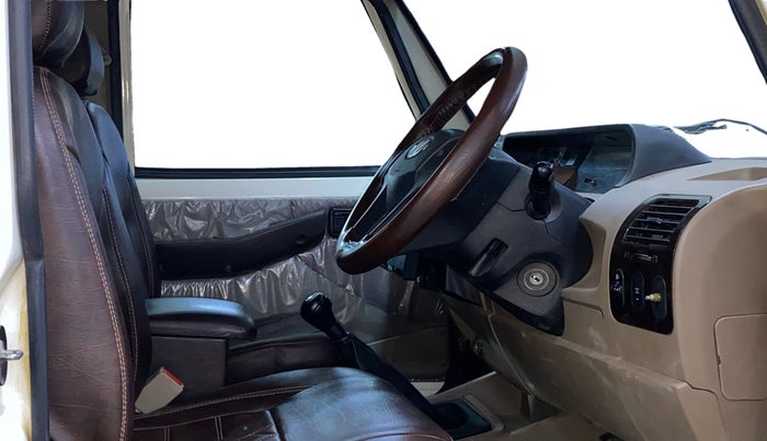 2020 Mahindra Bolero B6 (O), Diesel, Manual, 1,00,394 km, Right Side Front Door Cabin
